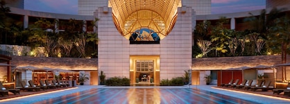 The Ritz-Carlton, Millenia Singapore