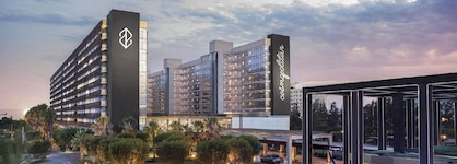 Nirvana Cosmopolitan Hotel