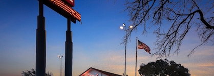 Red Roof Inn & Suites Irving - Dfw Airport South