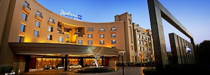 Radisson Blu Plaza Delhi Airport