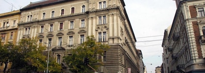 City Hotel Ring