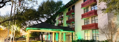Quality Inn & Suites Downtown North
