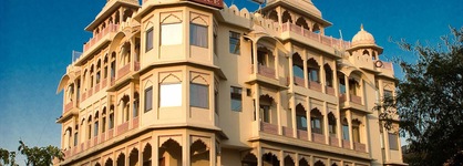 Hotel Sarang Palace