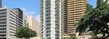 Waikiki Circle Hotel By Castle