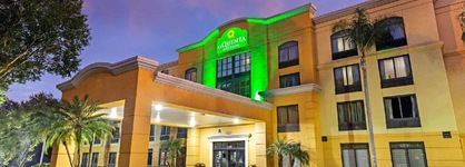 La Quinta Inn & Suites By Wyndham Tampa North I-75