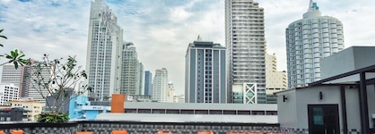 Ramada By Wyndham Bangkok Sukhumvit 11