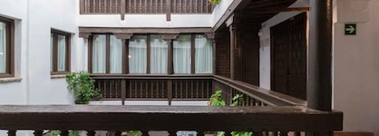 Casa Del Capitel Nazari Hotel