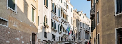 Colombina Hotel