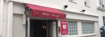 Merryl Hotel