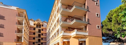 Apartamentos Leo Canela