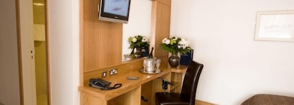Blooms Hotel