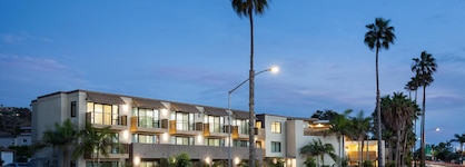 Holiday Inn Express & Suites La Jolla – Windansea Beach By Ihg