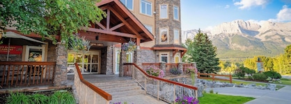 Falcon Crest Lodge By Clique