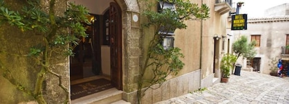 Moderno Hotel