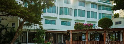 Cosy Beach Hotel