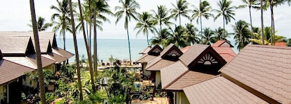 Kanok Buri Resort