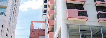 Bandara Silom Suites