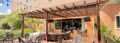 Hodelpa Garden Court