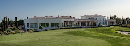 Aphrodite Hills Hotel