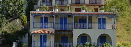 Agnanti Hotel