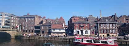 The Queens Hotel