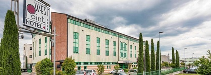 West Point Airport Hotel