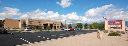 Comfort Suites