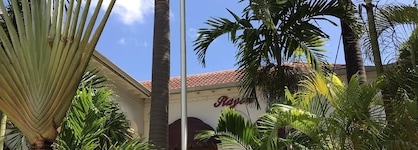 Rayon Hotel