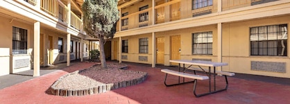 Travelodge By Wyndham El Paso - Airport