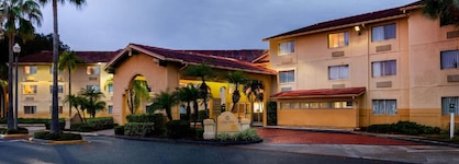 La Quinta Inn & Suites By Wyndham St. Pete - Clearwater Airpt