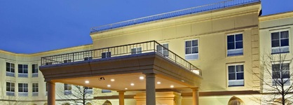 La Quinta Inn & Suites By Wyndham Bannockburn-Deerfield