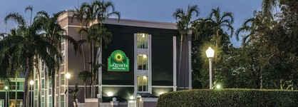La Quinta Inn & Suites By Wyndham Plantation At Sw 6Th St