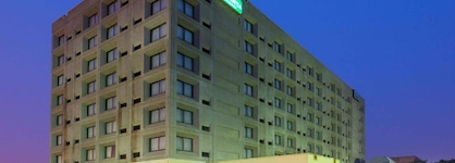 La Quinta Inn & Suites By Wyndham New Haven