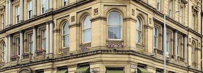Sir Thomas Hotel