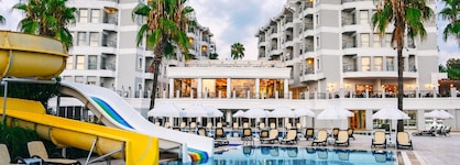 Royal Atlantis Beach