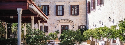 Hotel Kazbek