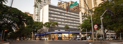 Hotel Deville Business Maringá