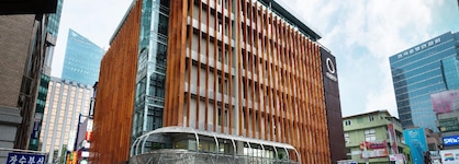 Metro Hotel