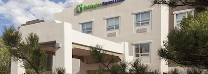 Holiday Inn Express & Suites Santa Fe By Ihg