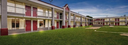 Days Inn By Wyndham Charlotte Airport North