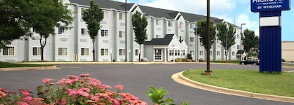 Microtel Inn & Suites By Wyndham Madison East
