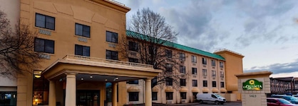La Quinta Inn & Suites By Wyndham Milwaukee Bayshore Area