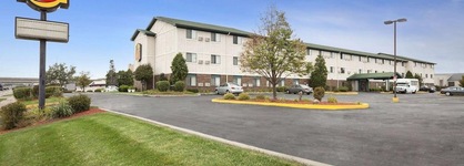 Super 8 By Wyndham Milwaukee Airport
