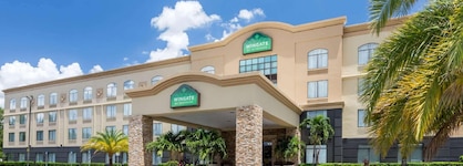 Wingate By Wyndham Convention Ctr Closest Universal Orlando