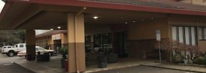 Ramada By Wyndham Portland Airport