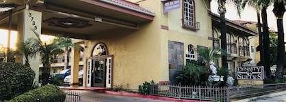 Dynasty Suites Hotel Riverside