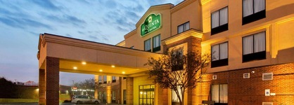 La Quinta Inn & Suites By Wyndham Springfield Airport Plaza