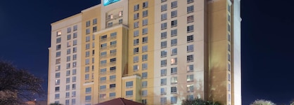 La Quinta Inn & Suites By Wyndham San Antonio Riverwalk