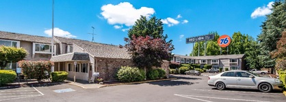 Red Lion Inn & Suites Vancouver