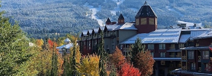 Pinnacle Hotel Whistler Village